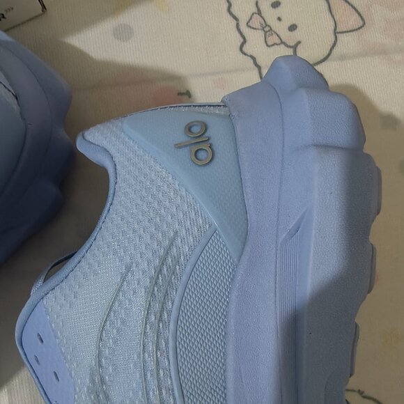 Men's Alo Yoga Blue Sneakers - Picture 4 of 7